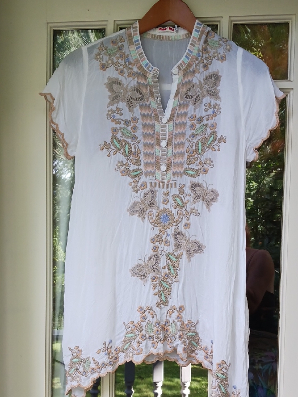Bohohemian Embroidered Flowy Blouse